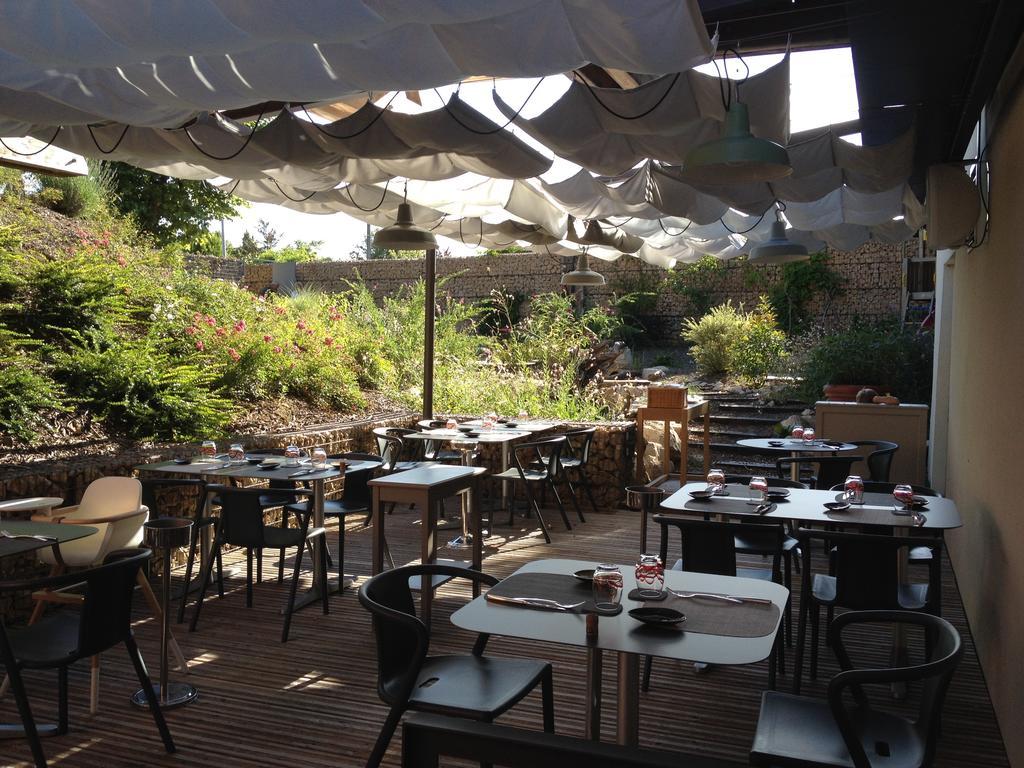 ホテル Aux Terrasses トゥールニュ エクステリア 写真