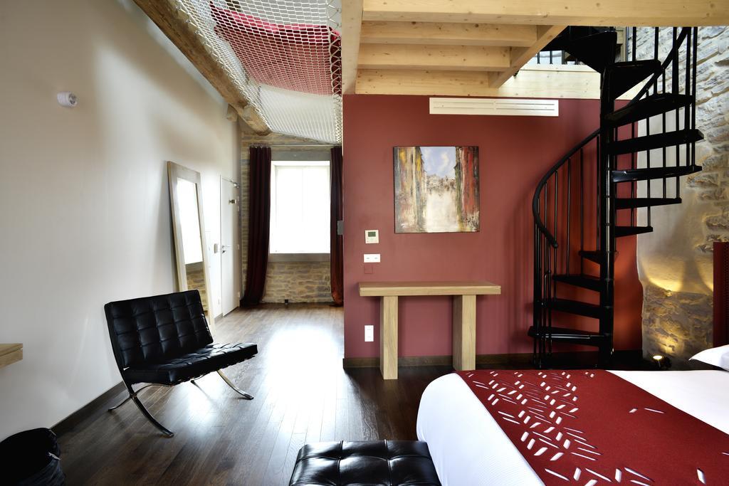 ホテル Aux Terrasses トゥールニュ 部屋 写真